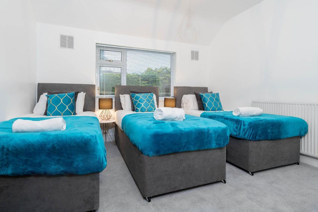 Large 4 Bedroom House - Top Rated - Off-Street Parking - Garden - Sleeps 9 - Contractors - Groups - Pool Table Northfield エクステリア 写真