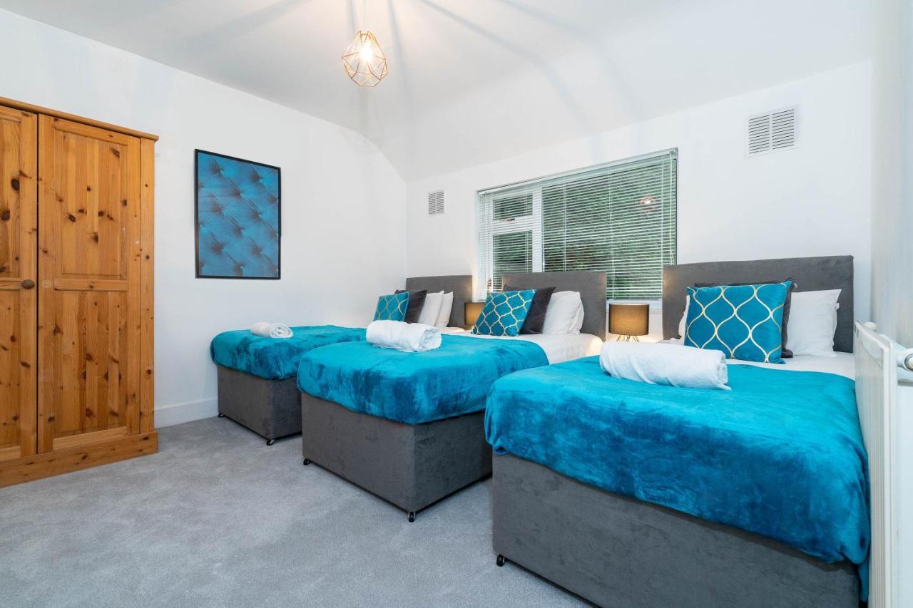 Large 4 Bedroom House - Top Rated - Off-Street Parking - Garden - Sleeps 9 - Contractors - Groups - Pool Table Northfield エクステリア 写真