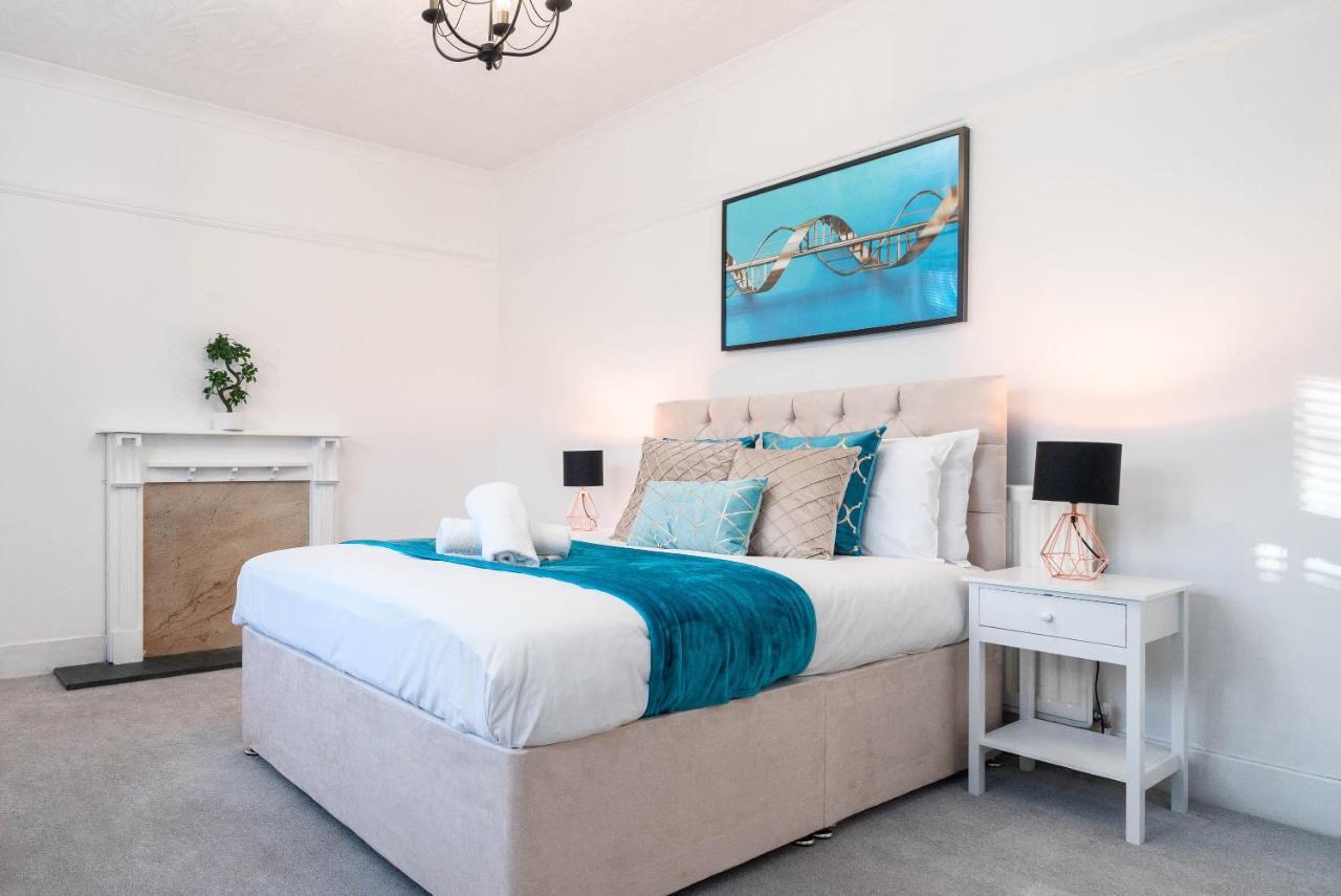 Large 4 Bedroom House - Top Rated - Off-Street Parking - Garden - Sleeps 9 - Contractors - Groups - Pool Table Northfield エクステリア 写真